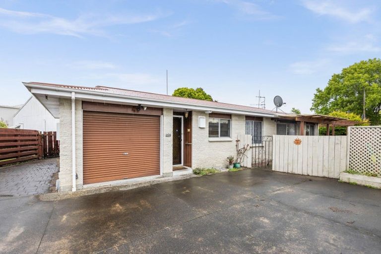 Photo of property in 2/24 Oxford Street, Taradale, Napier, 4112