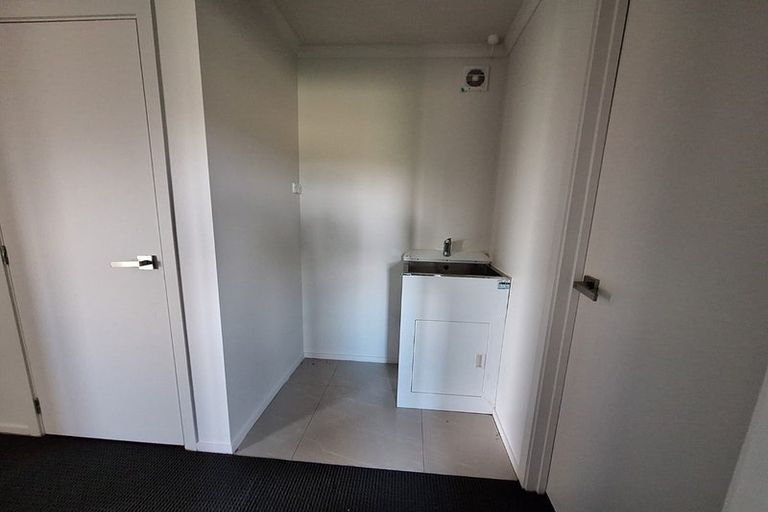 Photo of property in 28 Wallson Crescent, Wiri, Auckland, 2104