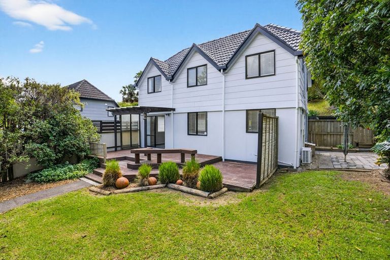 Photo of property in 3/4 Telstar Place, Beach Haven, Auckland, 0626