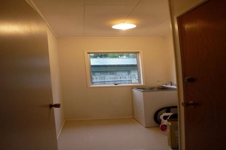 Photo of property in 9 Silverstone Place, Henderson, Auckland, 0612