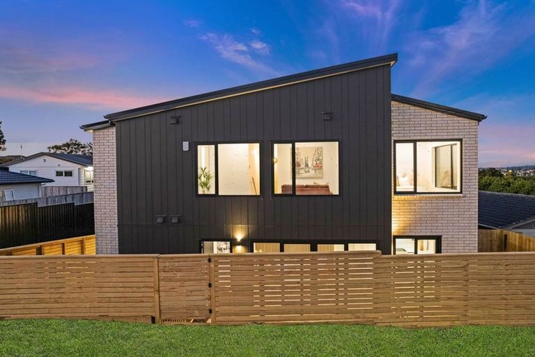 Photo of property in 98a Royal Road, Massey, Auckland, 0614