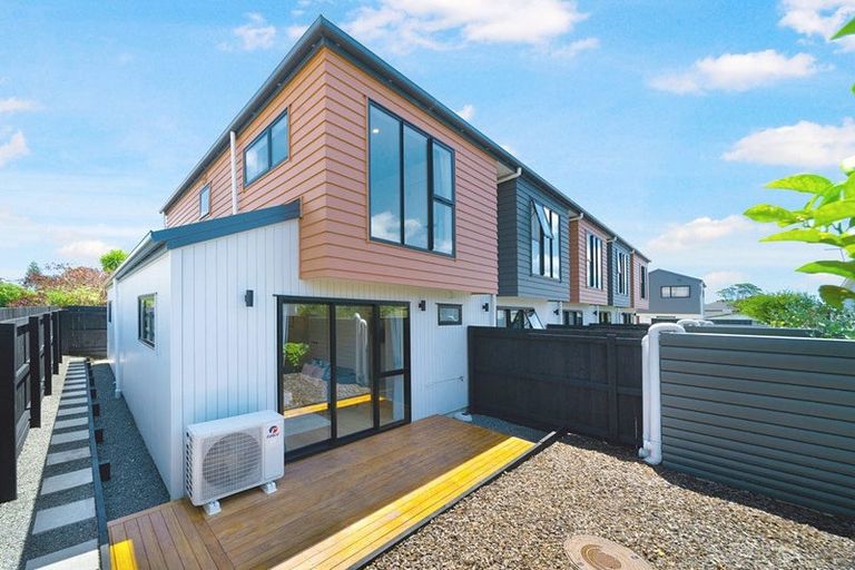 Photo of property in 7/17 Rewarewa Road, Te Atatu Peninsula, Auckland, 0610