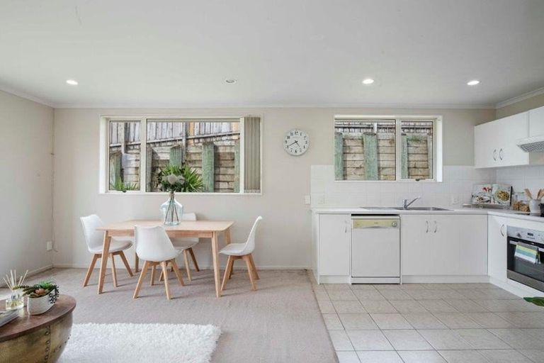 Photo of property in 29 Keri Vista Rise, Papakura, 2110