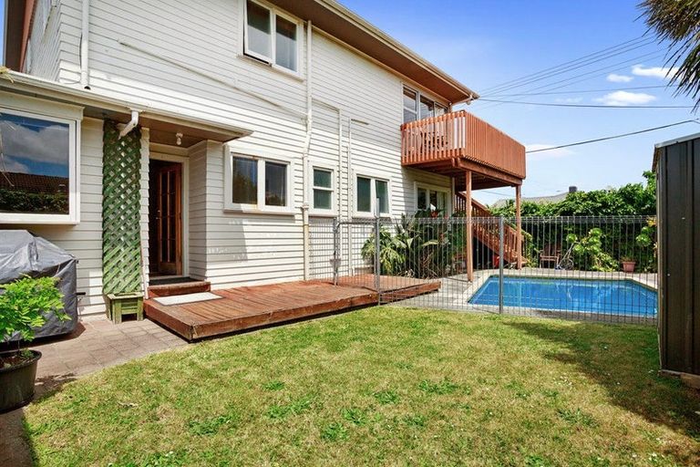 Photo of property in 1033 High Street, Avalon, Lower Hutt, 5011