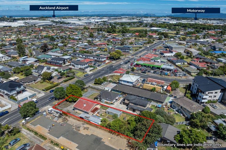 Photo of property in 731 Massey Road, Mangere, Auckland, 2022