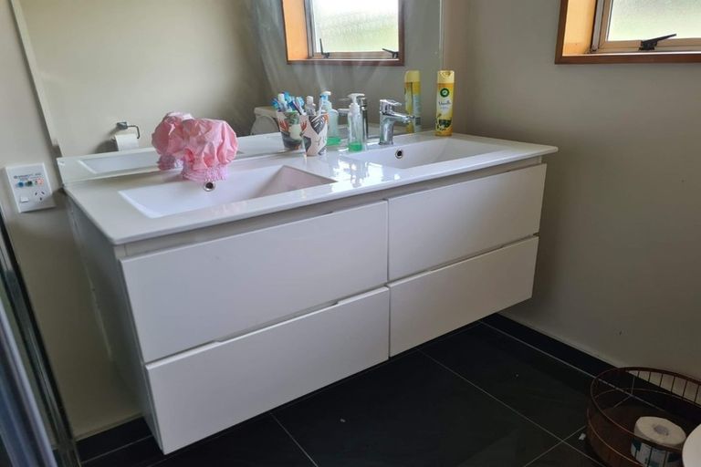 Photo of property in 3 Claverley Gardens, Avonhead, Christchurch, 8042