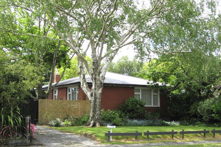 Photo of property in 18 Gregan Crescent, Burnside, Christchurch, 8053