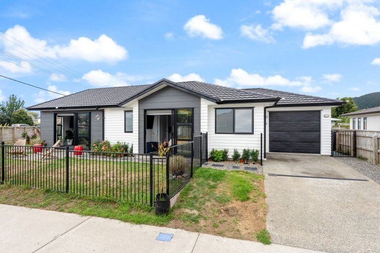Photo of property in 1 Kikorangi Way, Paraparaumu, 5032