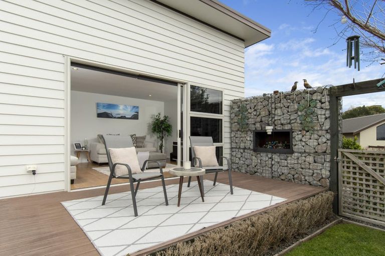 Photo of property in 33r Oceana Drive, Welcome Bay, Tauranga, 3175