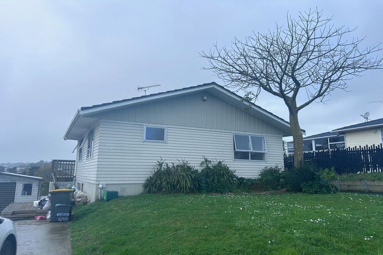 Photo of property in 42 Tamahere Drive, Glenfield, Auckland, 0629