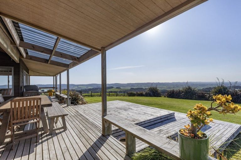 Photo of property in 457 Kiwitahi Road, Helensville, 0875