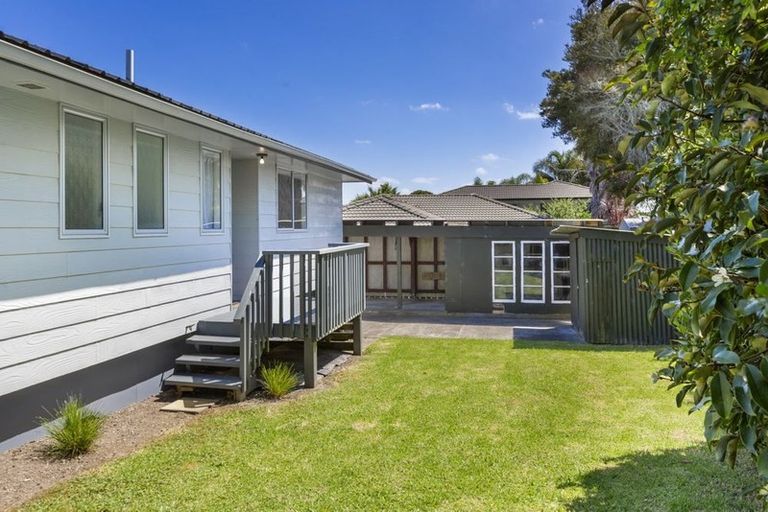 Photo of property in 15 Pine Street, New Lynn, Auckland, 0600