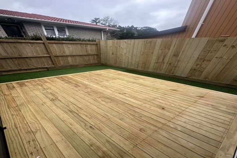 Photo of property in 15 Lowtherhurst Road, Massey, Auckland, 0614