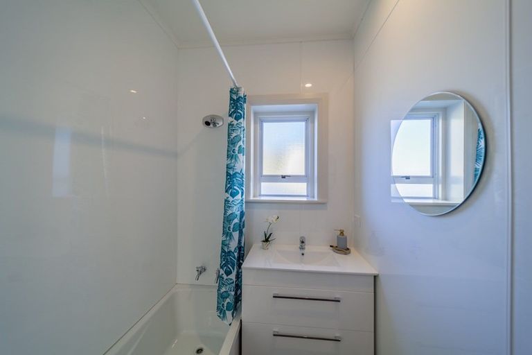 Photo of property in 16 Nuffield Avenue, Marewa, Napier, 4110