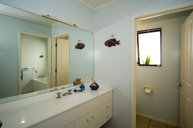 Photo of property in 20 Excelsa Place, Albany, Auckland, 0632