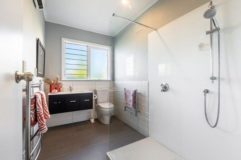 Photo of property in 21 Speedy Crescent, Hillcrest, Auckland, 0627