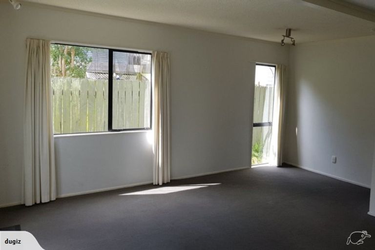 Photo of property in 1/66 Birkdale Road, Birkdale, Auckland, 0626