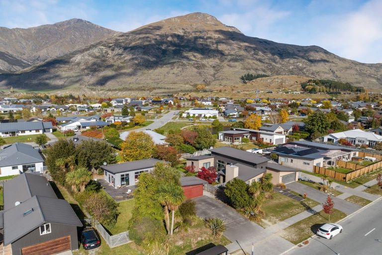 Photo of property in 32 Sylvan Street, Lake Hayes, Queenstown, 9304