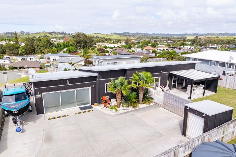 Photo of property in 6a Takahe Place, Mangawhai, 0505