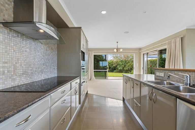 Photo of property in 8 Donelle Place, Te Puke, 3119