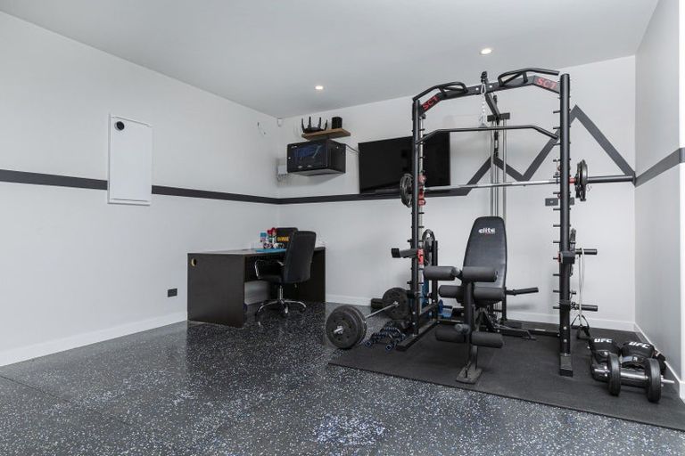 Photo of property in 2a Roland Road, Greenhithe, Auckland, 0632