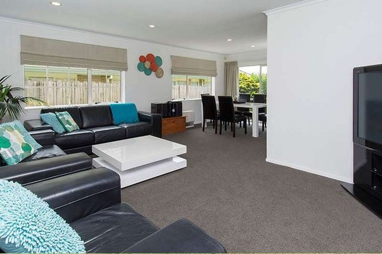 Photo of property in 10 Ambleside Drive, Northpark, Auckland, 2013