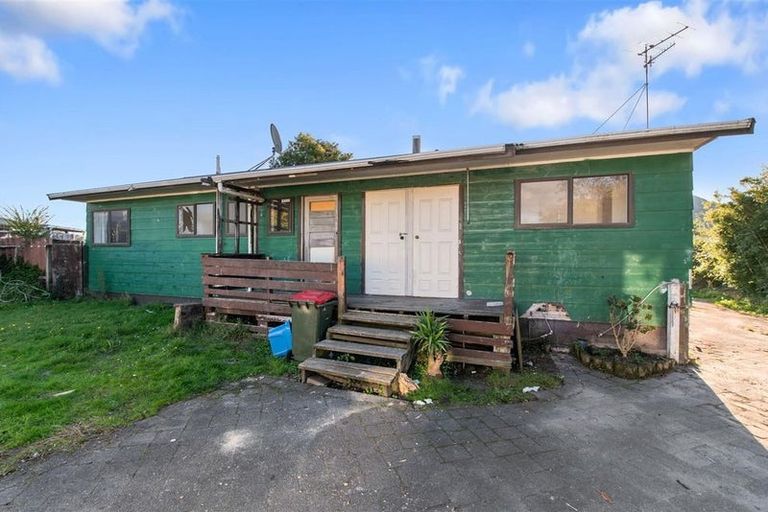 Photo of property in 37 Tania Crescent, Western Heights, Rotorua, 3015