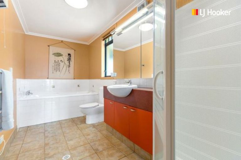 Photo of property in 6 Highgrove, Saint Clair, Dunedin, 9012