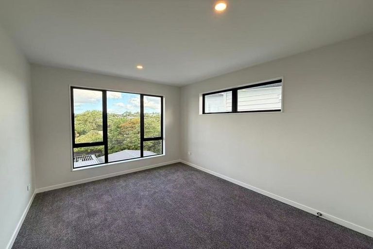 Photo of property in 5/8 Park Rise, Campbells Bay, Auckland, 0630
