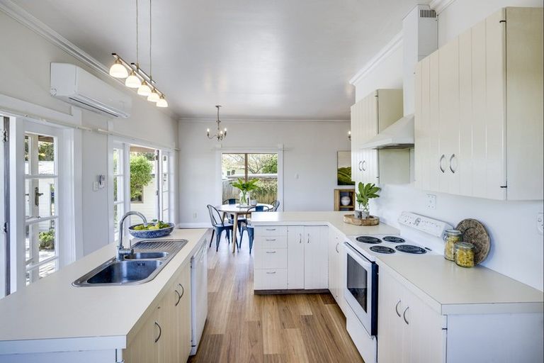 Photo of property in 3 Moeller Street, Taradale, Napier, 4112