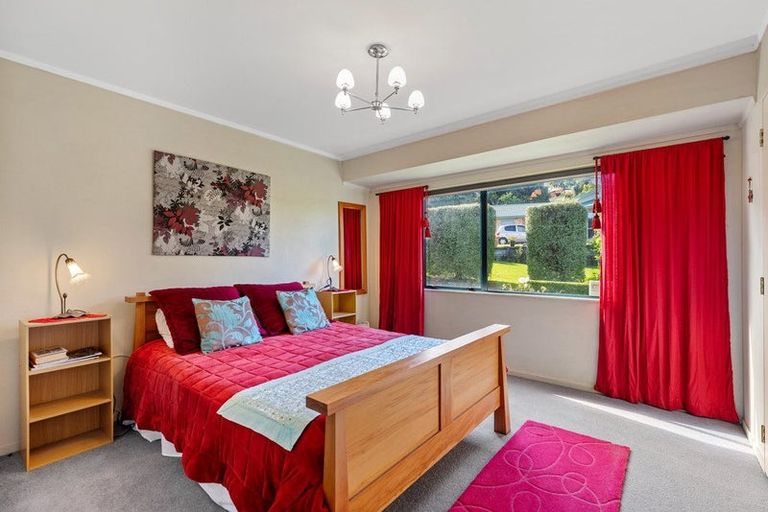 Photo of property in 18 Lorrigan Way, Welcome Bay, Tauranga, 3112