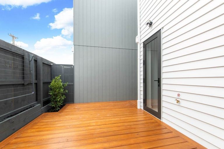 Photo of property in 5/31 Hill Crescent, New Lynn, Auckland, 0600