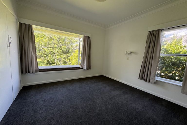 Photo of property in 314 East Coast Road, Forrest Hill, Auckland, 0620