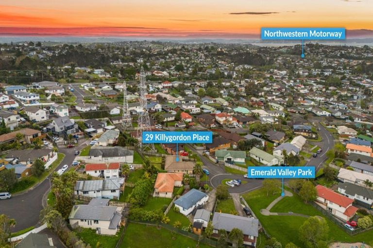 Photo of property in 29 Killygordon Place, Massey, Auckland, 0614
