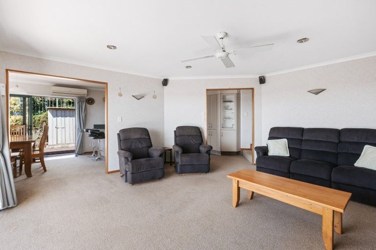 Photo of property in 32 Downing Place, Welcome Bay, Tauranga, 3112