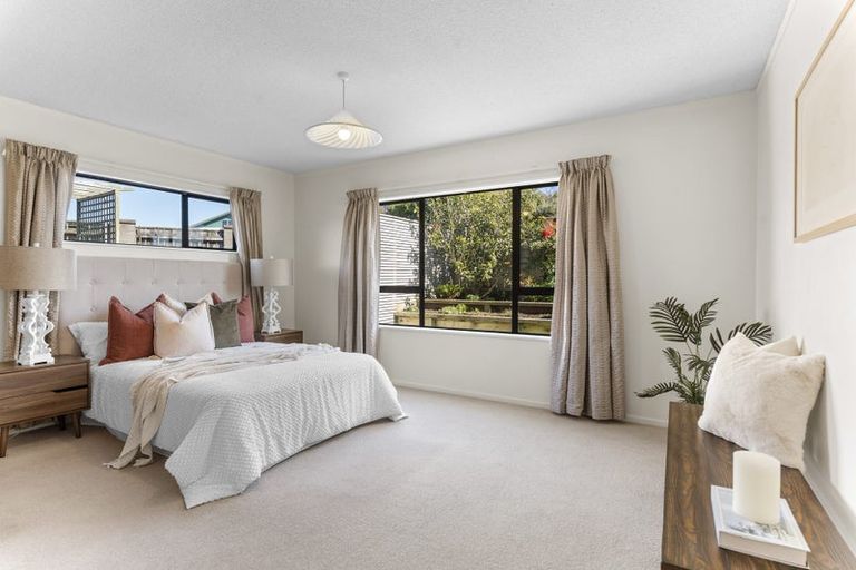 Photo of property in 137 Govett Avenue, Frankleigh Park, New Plymouth, 4310