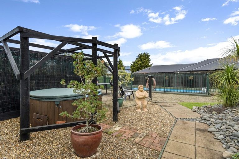 Photo of property in 75-77 Beach Road, Katikati, 3129