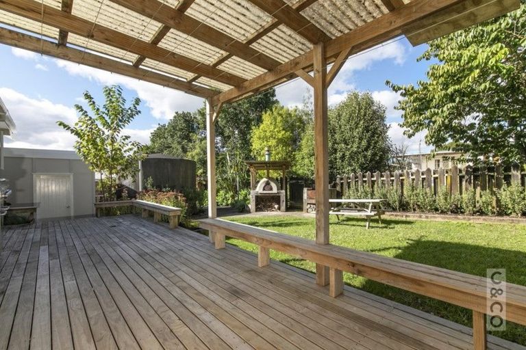 Photo of property in 43 Cambridge Road, Riverhead, 0820