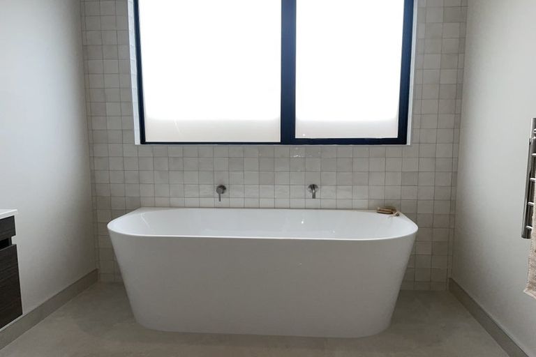 Photo of property in 92 Hugo Shaw Drive, Cambridge, 3434