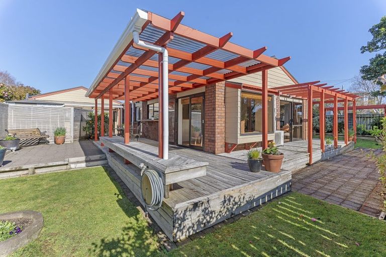 Photo of property in 137 Govett Avenue, Frankleigh Park, New Plymouth, 4310