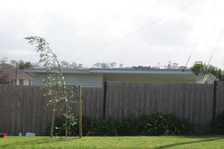 Photo of property in 33 Barbary Avenue, Kelston, Auckland, 0602