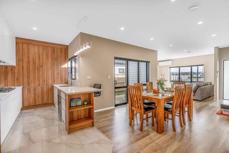 Photo of property in 3 Sapwood Crescent, Takanini, 2110