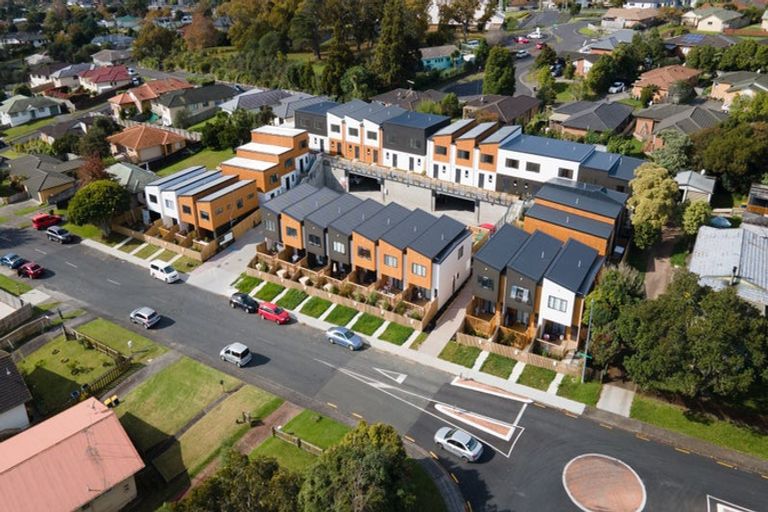 Photo of property in Rf202b, 29/18 Hewlett Road, Massey, Auckland, 0614