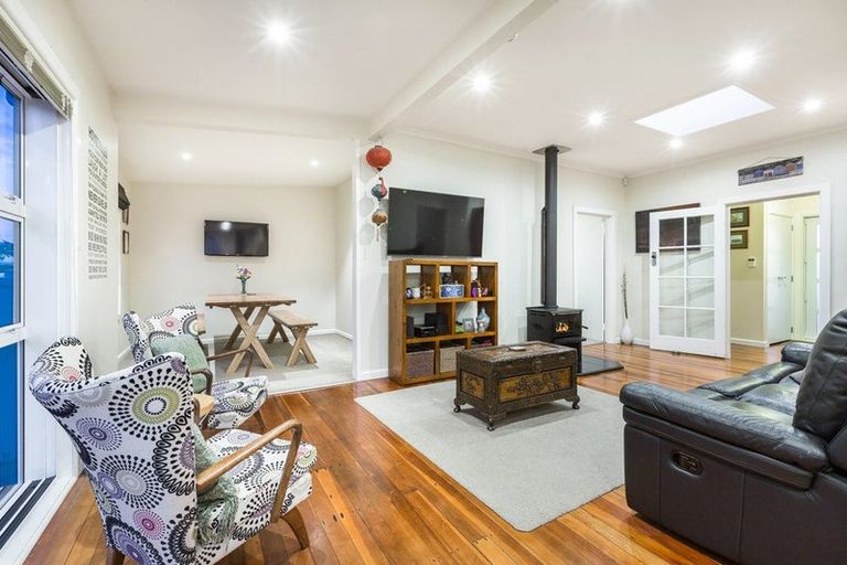 Photo of property in 13 Main Road, Titahi Bay, Porirua, 5022