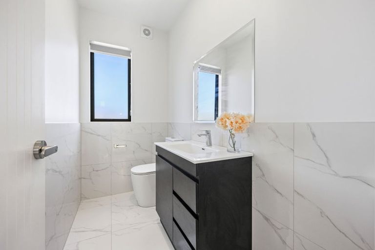 Photo of property in 24c Tomintoul Place, Highland Park, Auckland, 2010