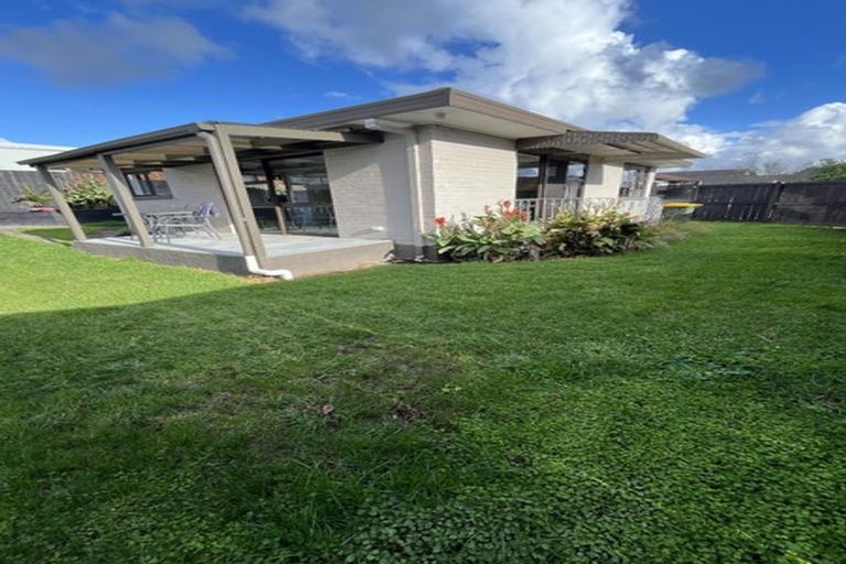 Photo of property in 6 Youngs Road, Papakura, 2110
