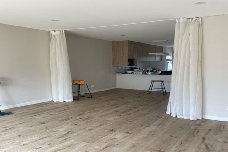 Photo of property in 5/58 Te Atatu Road, Te Atatu South, Auckland, 0610