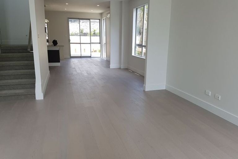 Photo of property in 38 Headland Drive, Long Bay, Auckland, 0630