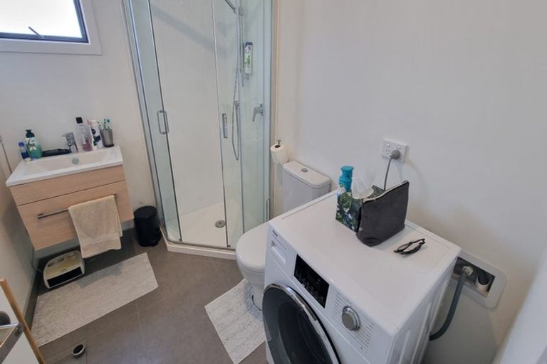 Photo of property in 2/12 Enderby Drive, Te Atatu Peninsula, Auckland, 0610