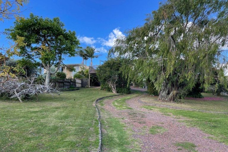 Photo of property in 893 Whangaparaoa Road, Manly, Whangaparaoa, 0930